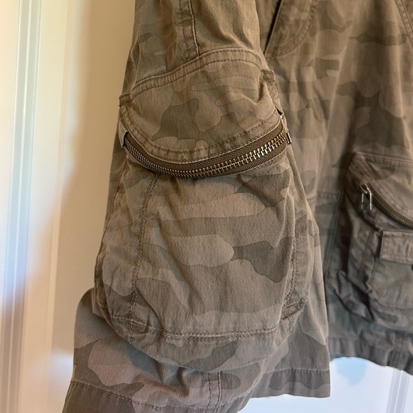 Men's Kuhl Camo Cargo Shorts - Picture 5 of 10